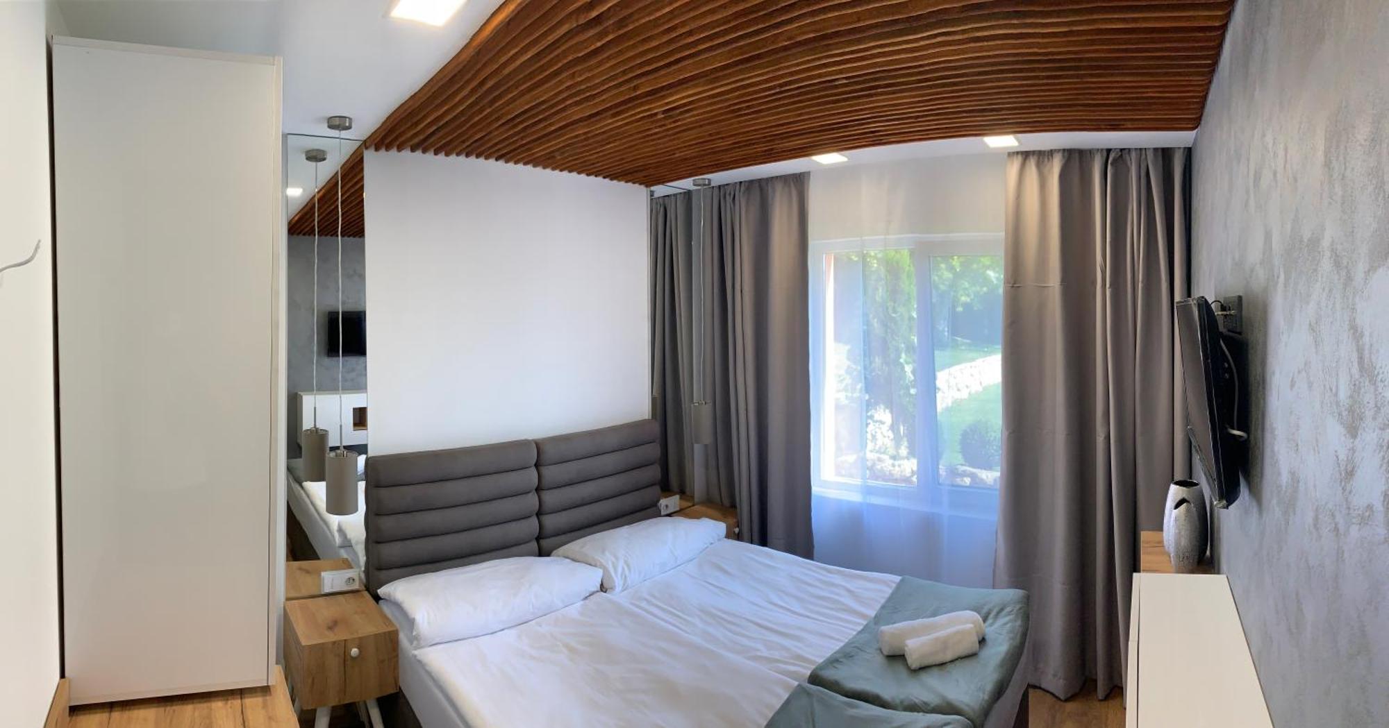 Sunray Guest House, Private Rooms & Apartment With Lovely Sea View Warna Exterior foto