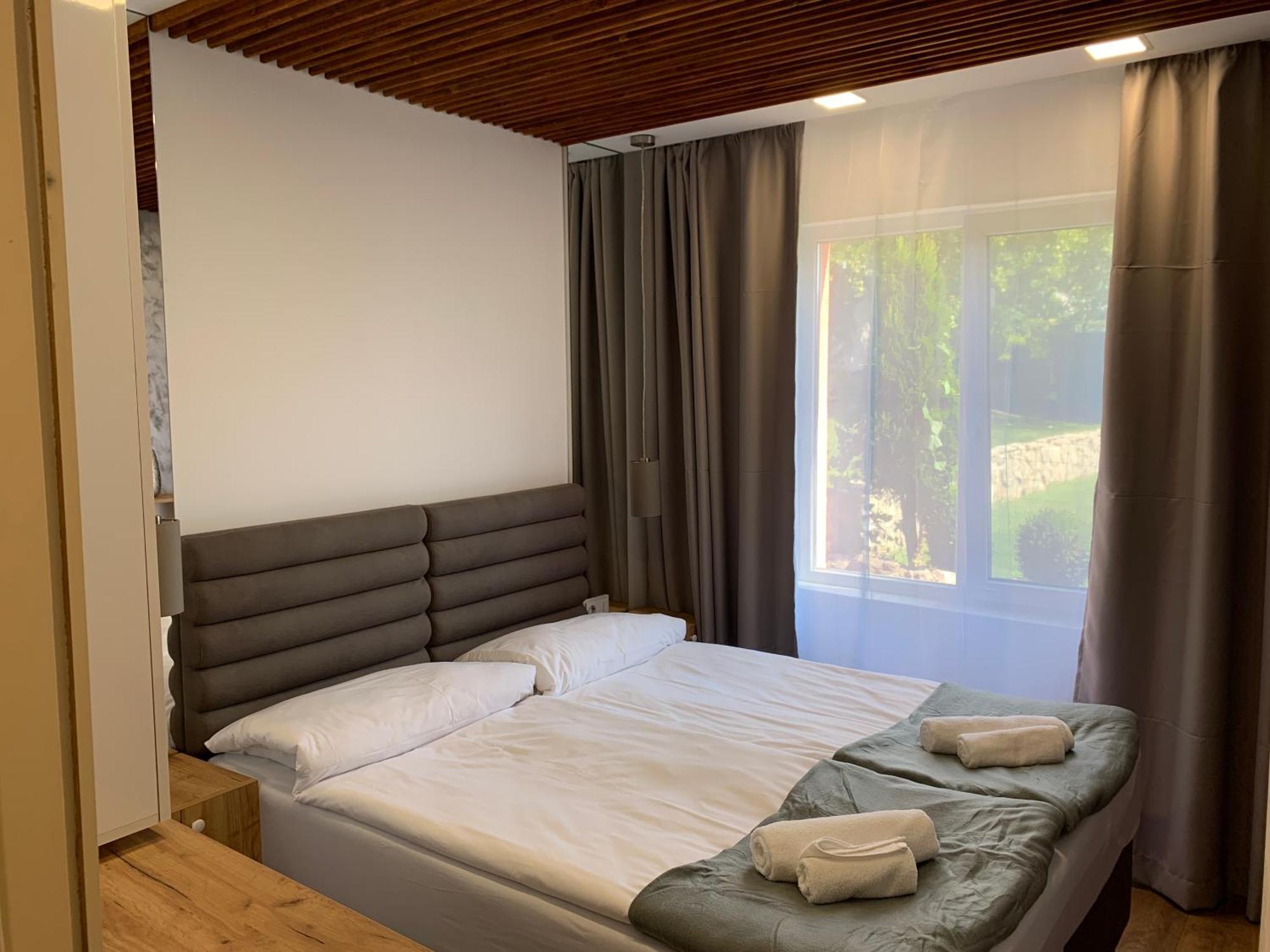 Sunray Guest House, Private Rooms & Apartment With Lovely Sea View Warna Exterior foto