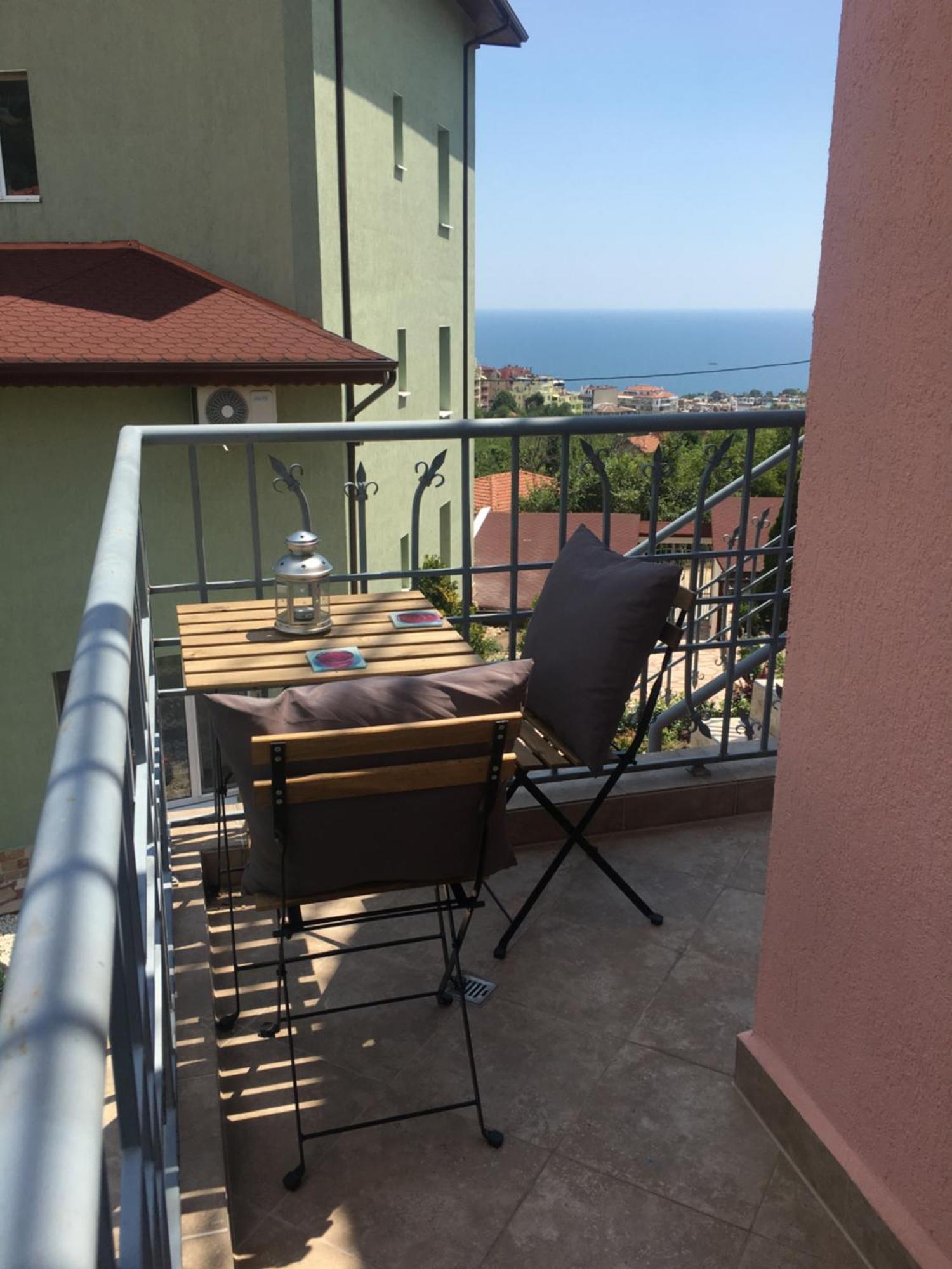 Sunray Guest House, Private Rooms & Apartment With Lovely Sea View Warna Exterior foto
