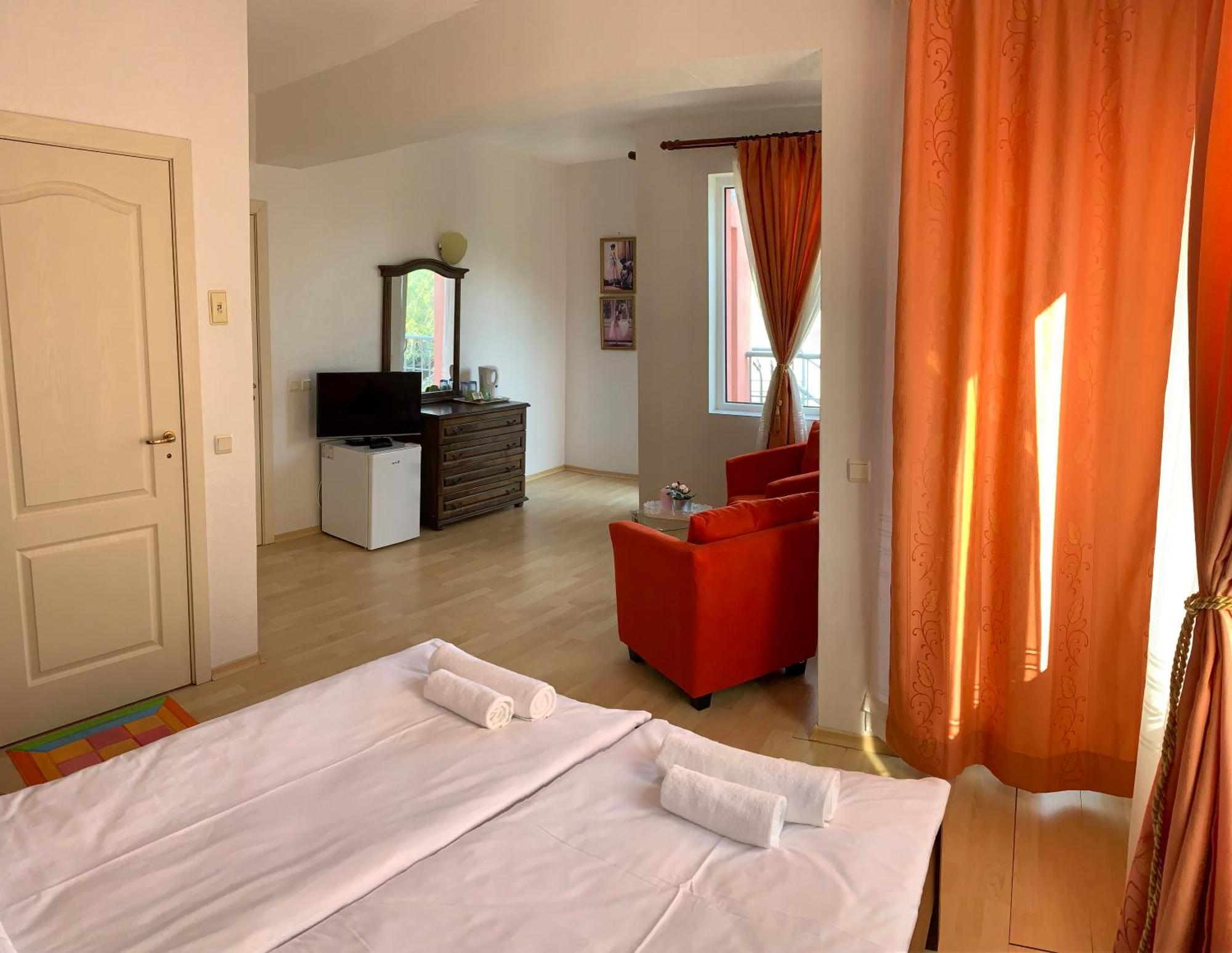 Sunray Guest House, Private Rooms & Apartment With Lovely Sea View Warna Exterior foto