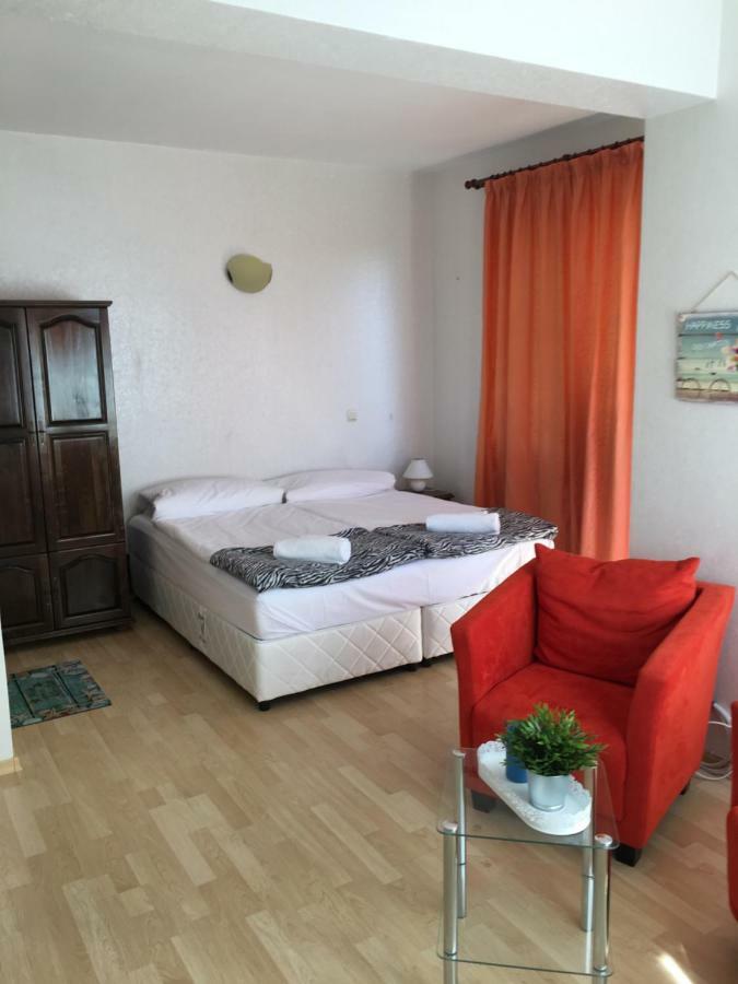 Sunray Guest House, Private Rooms & Apartment With Lovely Sea View Warna Exterior foto