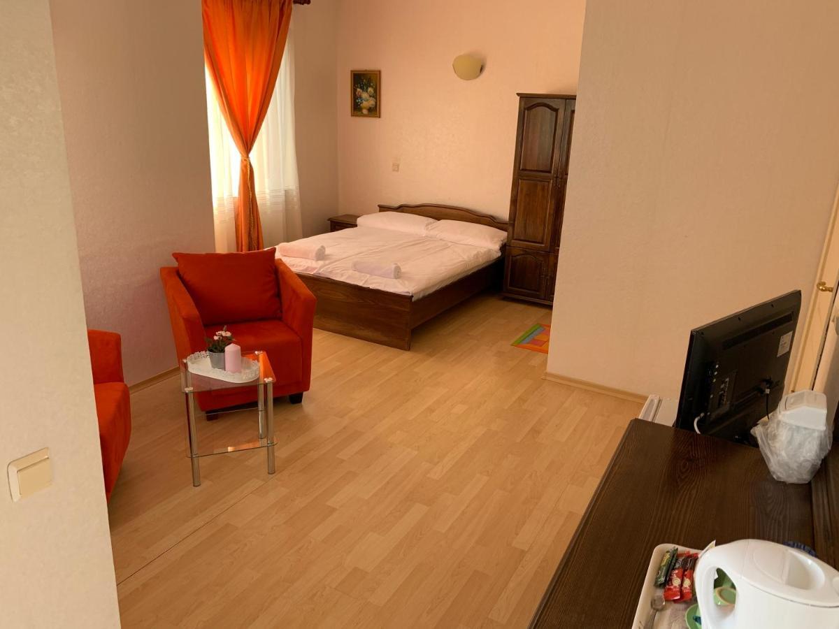 Sunray Guest House, Private Rooms & Apartment With Lovely Sea View Warna Exterior foto